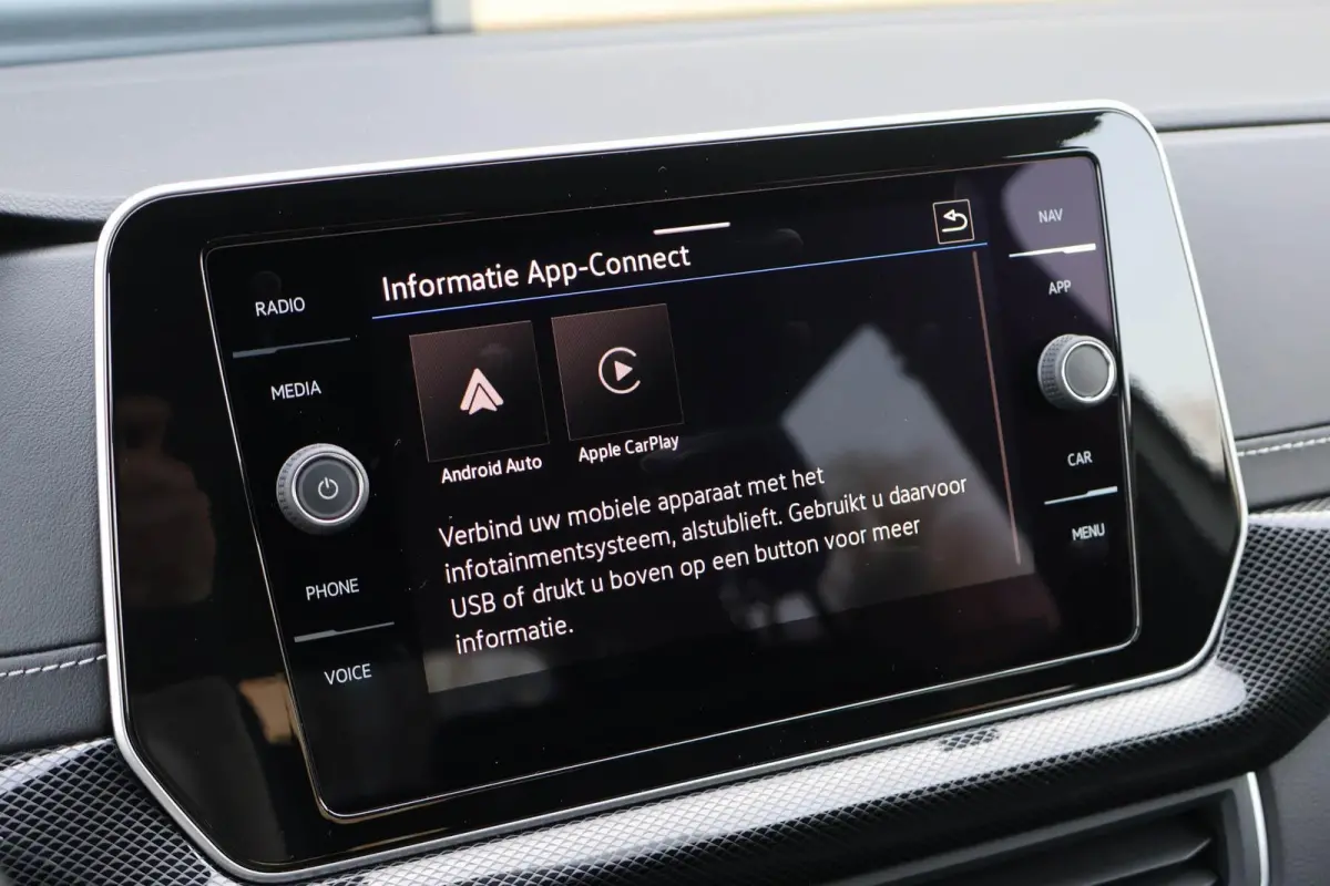 1.0 TSI 115pk DSG R-Line | Keyless Entry | Navigatie | Apple Carplay | Stoelverwarming