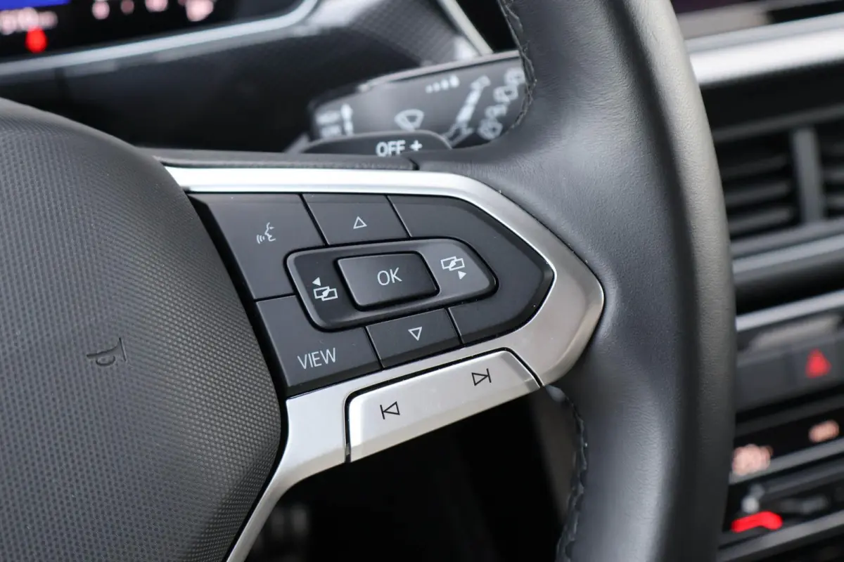 1.0 TSI 115pk DSG R-Line | Keyless Entry | Navigatie | Apple Carplay | Stoelverwarming