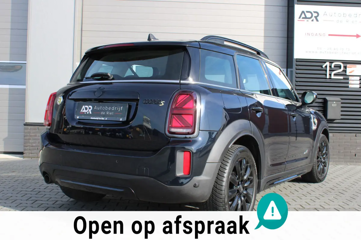 Mini 1.5 Cooper ALL4 / Matrix / black optik/ 18'' / navi / Cruise/ bom voll