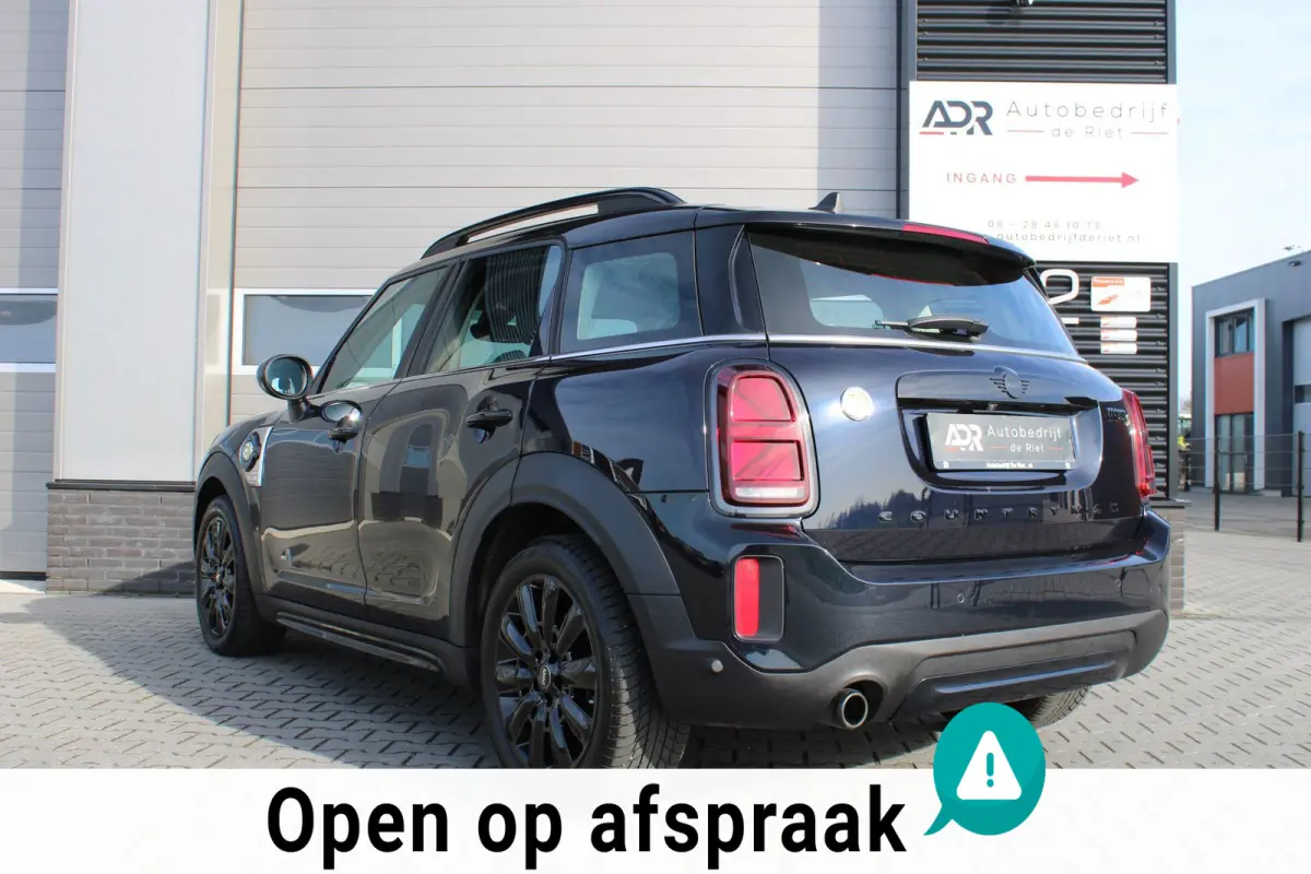 Mini 1.5 Cooper ALL4 / Matrix / black optik/ 18'' / navi / Cruise/ bom voll