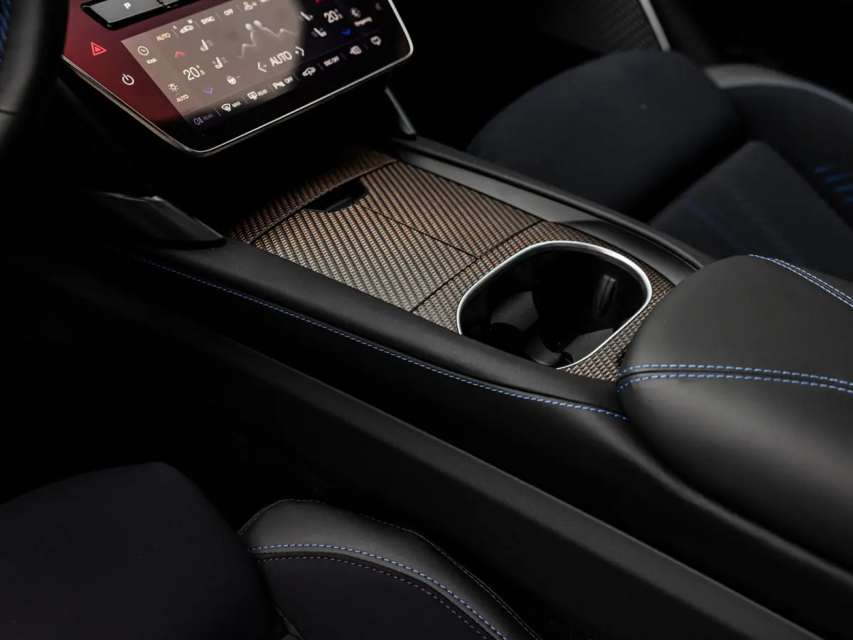 AWD Folgore 92.5 kWh | 760PK | Fuoriserie Paint | Sonus Faber Premium Audio | 360° Camera |