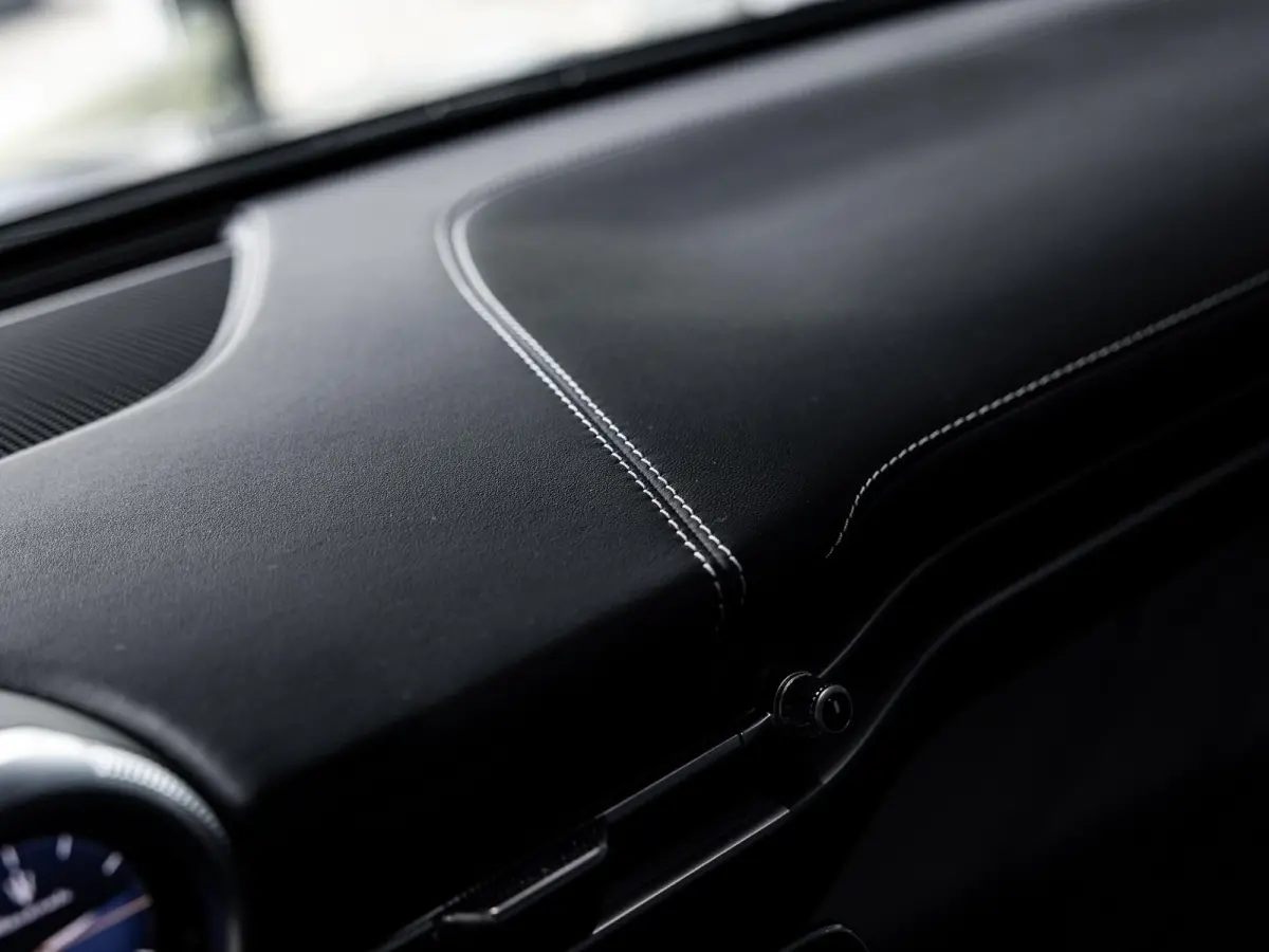 2.0 MHEV Modena | 330PK | Luchtvering | Sonus Faber Sound System | Panoramadak | 21'' LM. Velgen |