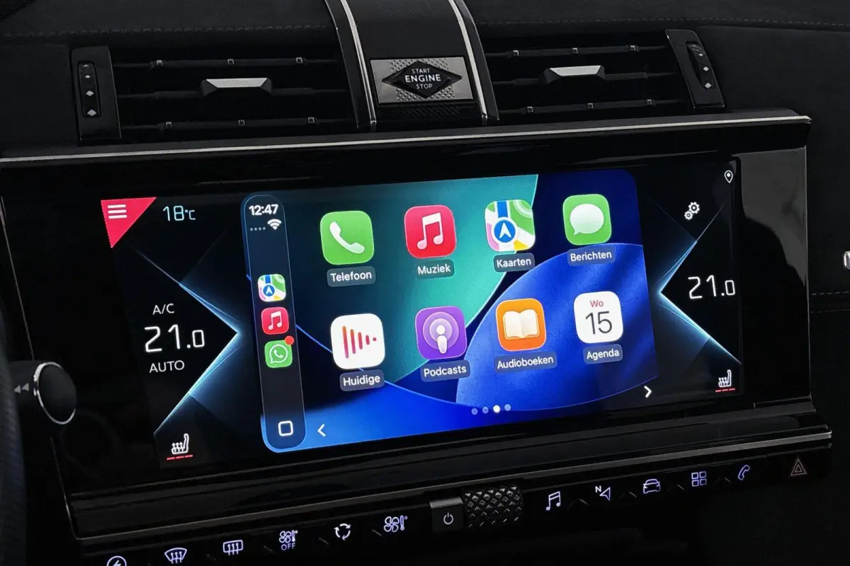 E-Tense Performance Line Panoramadak Stoelverwarming Camera Carplay 19"