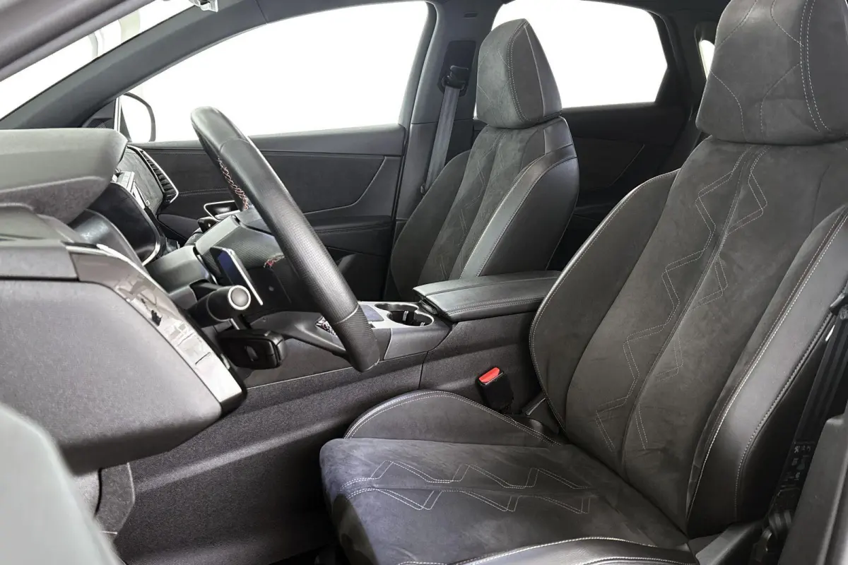 E-Tense Performance Line Panoramadak Stoelverwarming Camera Carplay 19"