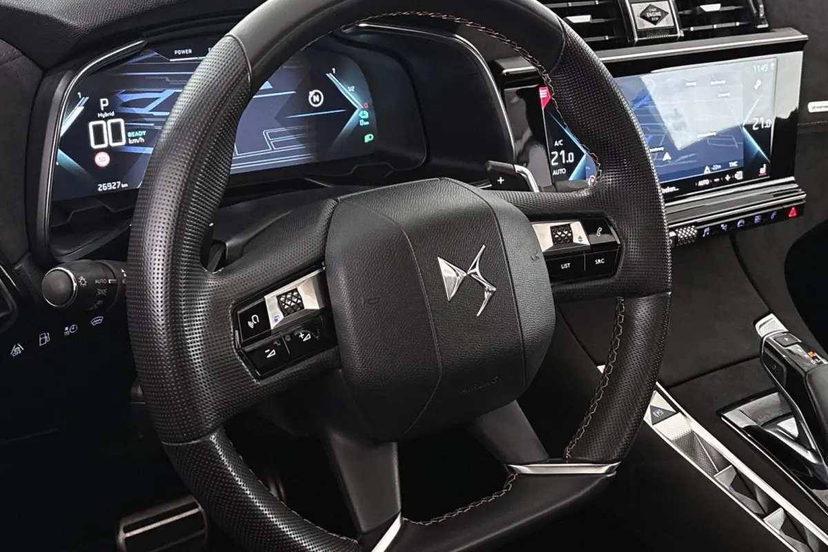 E-Tense Performance Line Panoramadak Stoelverwarming Camera Carplay 19"