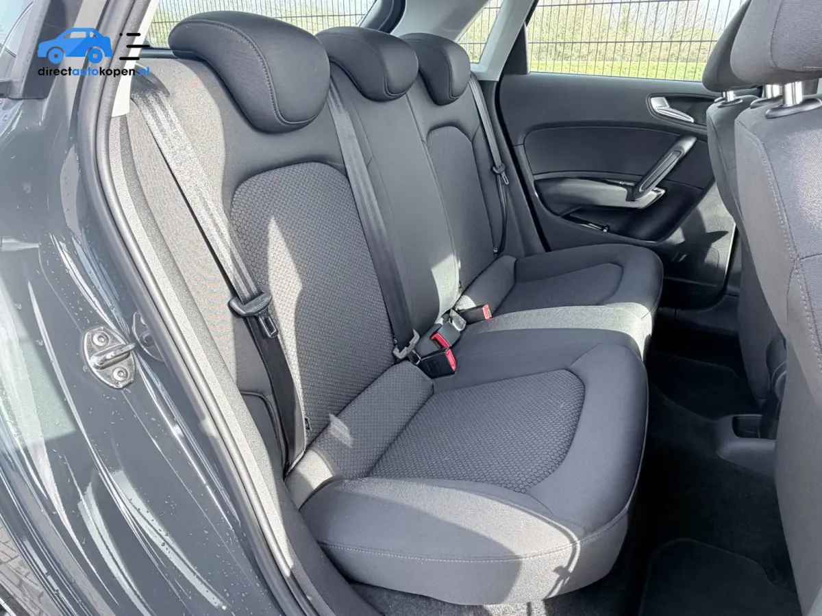 1.0 TFSI | NAVI | Airco | PDC | 17"LMV