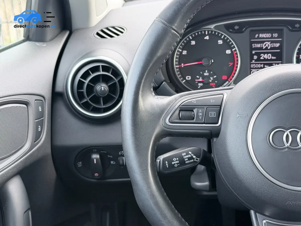 1.0 TFSI | NAVI | Airco | PDC | 17"LMV