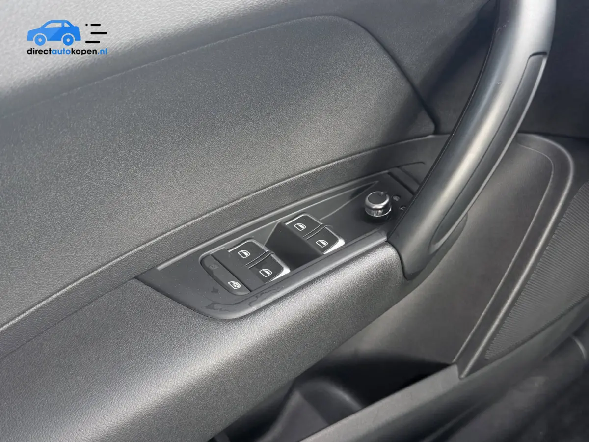 1.0 TFSI | NAVI | Airco | PDC | 17"LMV