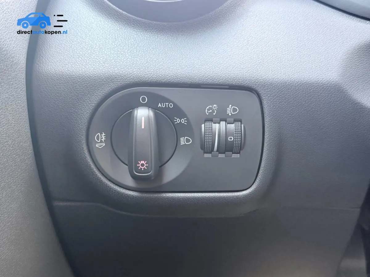 1.0 TFSI | NAVI | Airco | PDC | 17"LMV