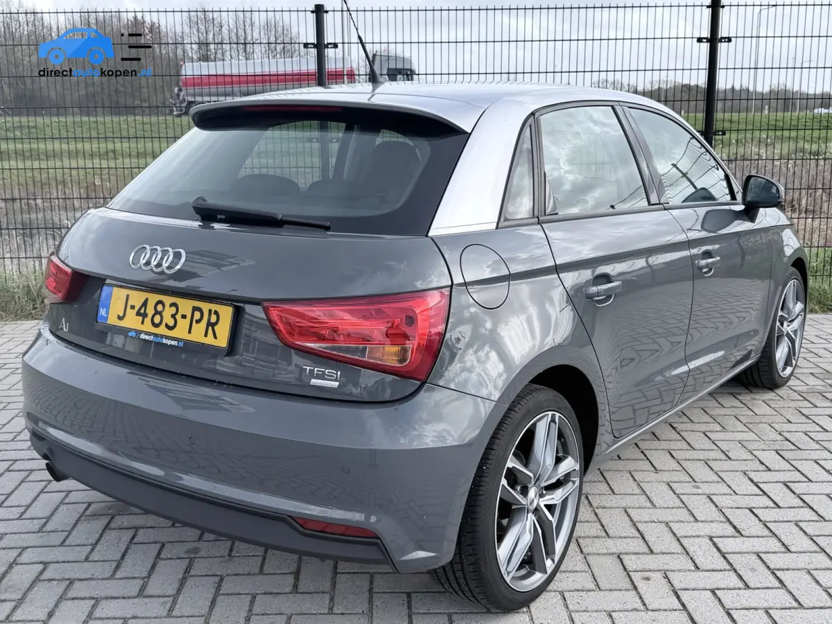 1.0 TFSI | NAVI | Airco | PDC | 17"LMV