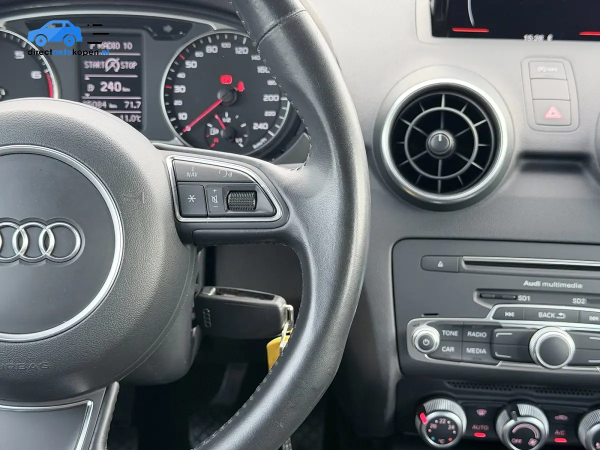 1.0 TFSI | NAVI | Airco | PDC | 17"LMV