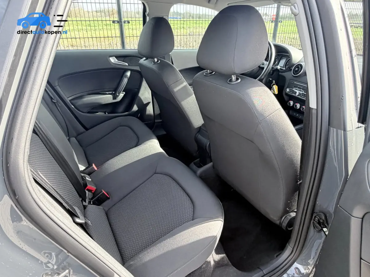 1.0 TFSI | NAVI | Airco | PDC | 17"LMV