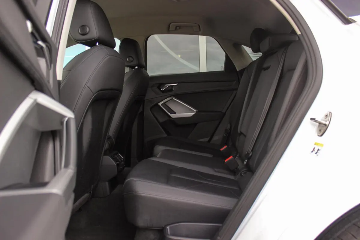 35 TDI Pro Line S | S-line | Apple Carplay | Achteruitrijcamera | Virtual Cockpit | Rijstrooksensor | Cruise control | Trekhaak | MMI Navigatie | Leer | Parkeer assistent