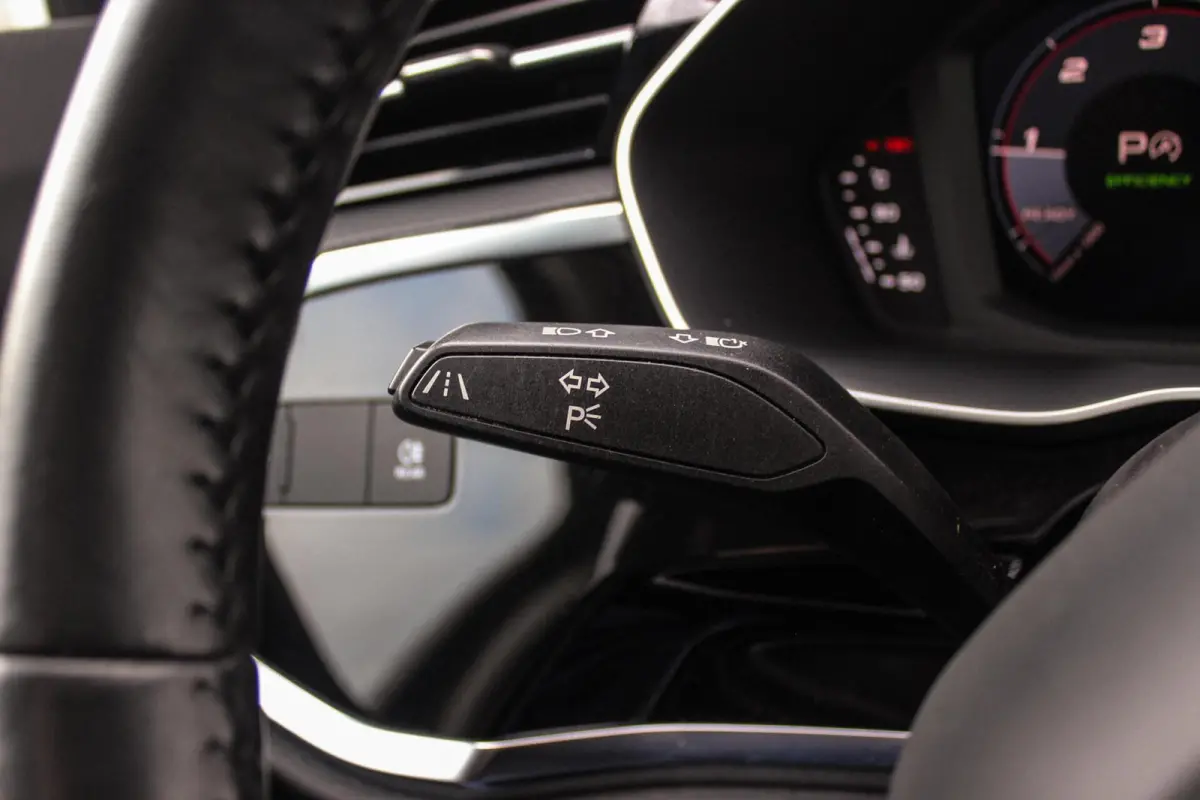 35 TDI Pro Line S | S-line | Apple Carplay | Achteruitrijcamera | Virtual Cockpit | Rijstrooksensor | Cruise control | Trekhaak | MMI Navigatie | Leer | Parkeer assistent