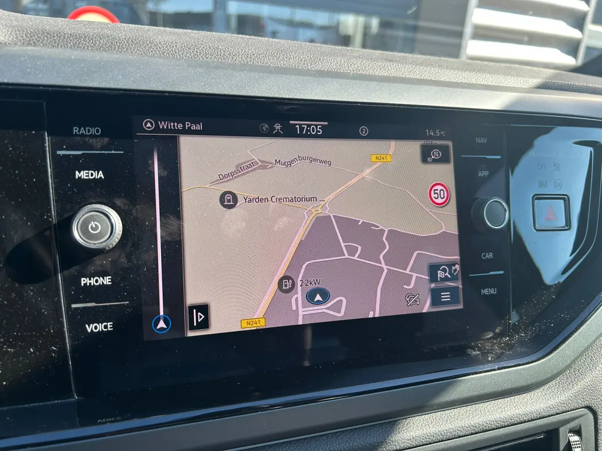 1.0 TSI 95 pk R-Line Business | Elektrische panoramadak | Achteruitrijcamera | Apple carplay |