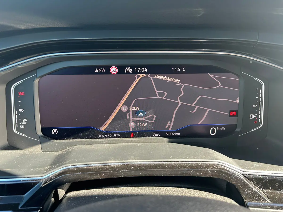 1.0 TSI 95 pk R-Line Business | Elektrische panoramadak | Achteruitrijcamera | Apple carplay |