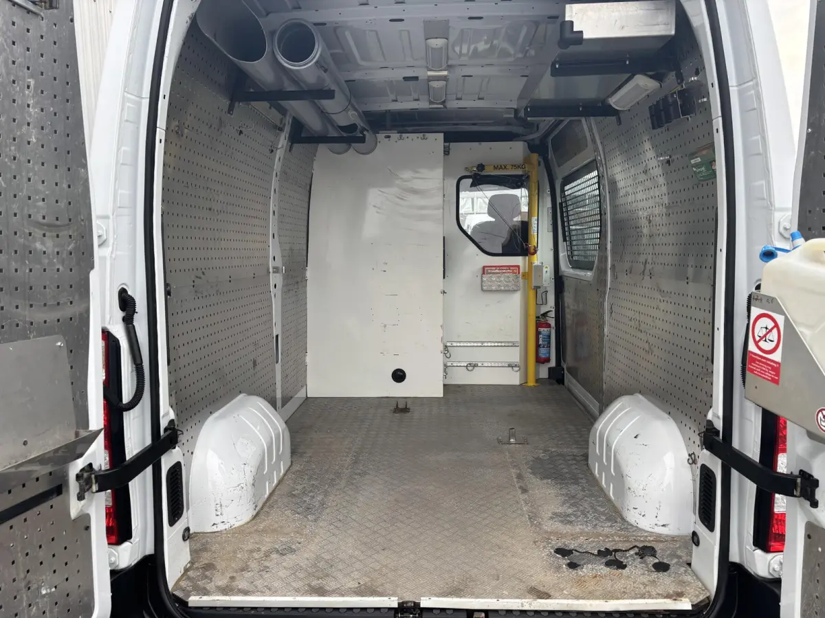 2.3 dCi L2H2*A/C*CRUISE*NAVI*HAAK*CAM*IMPERIAAL*