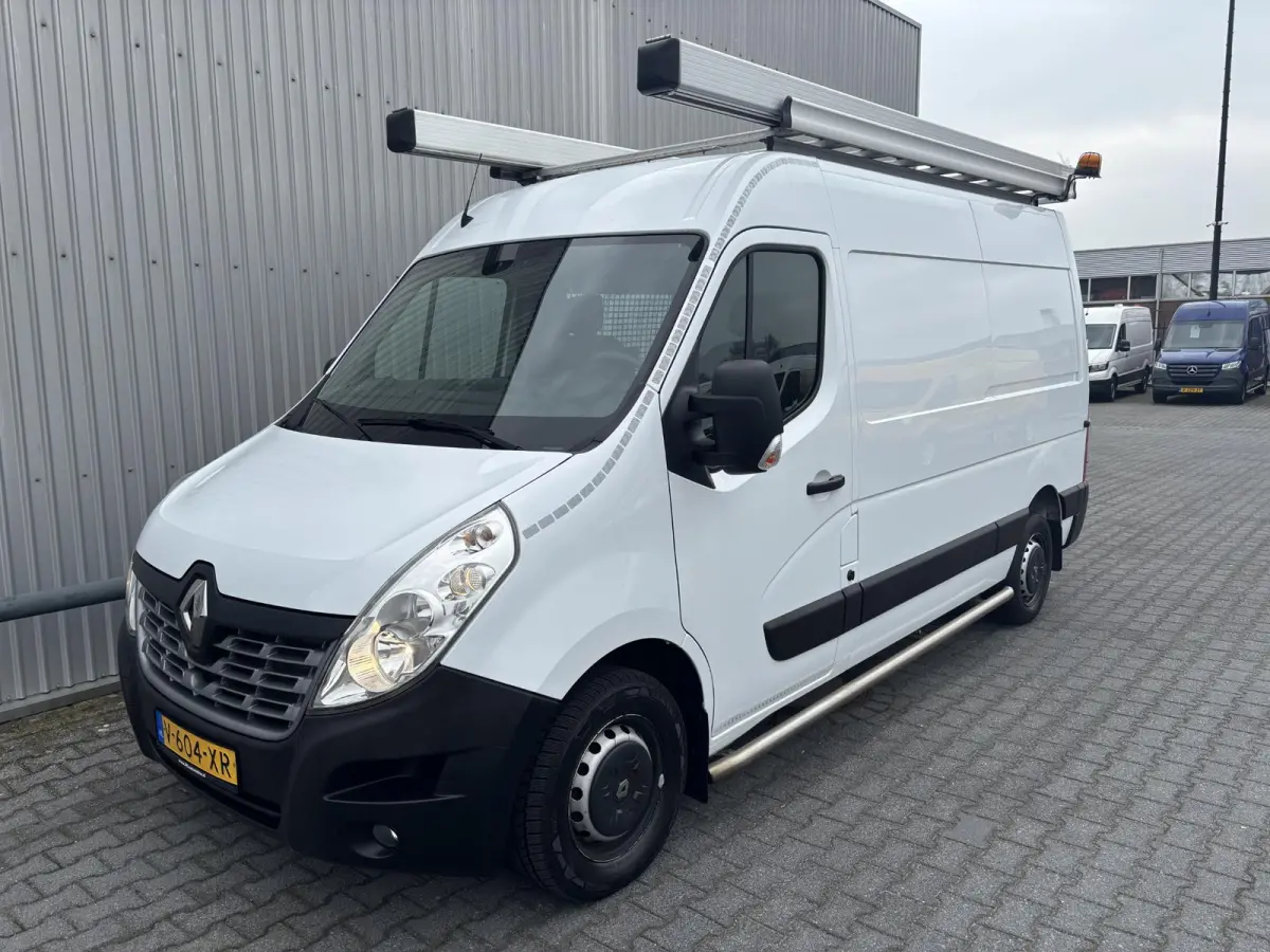 2.3 dCi L2H2*A/C*CRUISE*NAVI*HAAK*CAM*IMPERIAAL*