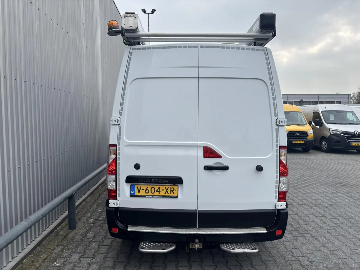 2.3 dCi L2H2*A/C*CRUISE*NAVI*HAAK*CAM*IMPERIAAL*