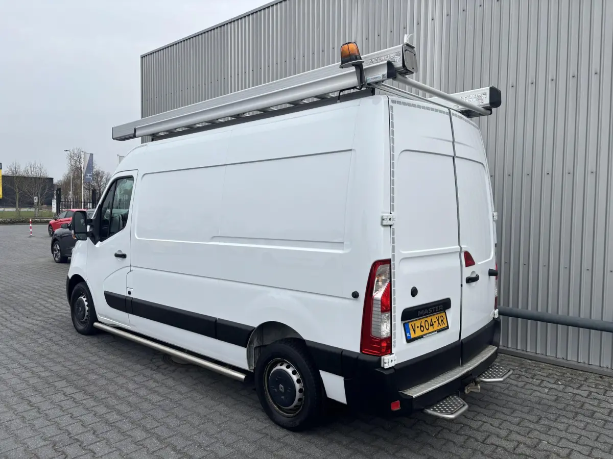 2.3 dCi L2H2*A/C*CRUISE*NAVI*HAAK*CAM*IMPERIAAL*