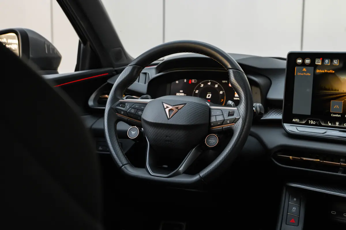 1.5 TSI e-Hybrid 272pk VZ Performance | Sennheiser sound System | Alcantara bekleding | Head-up display | Panoramadak | Elektrisch verstelb. voorstoelen | Navigatie | 20" LMV