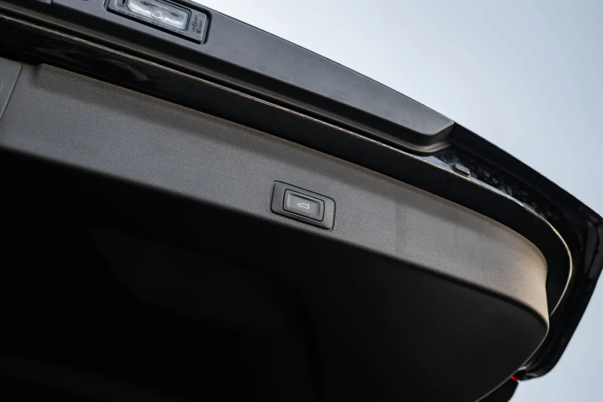 1.5 TSI e-Hybrid 272pk VZ Performance | Sennheiser sound System | Alcantara bekleding | Head-up display | Panoramadak | Elektrisch verstelb. voorstoelen | Navigatie | 20" LMV