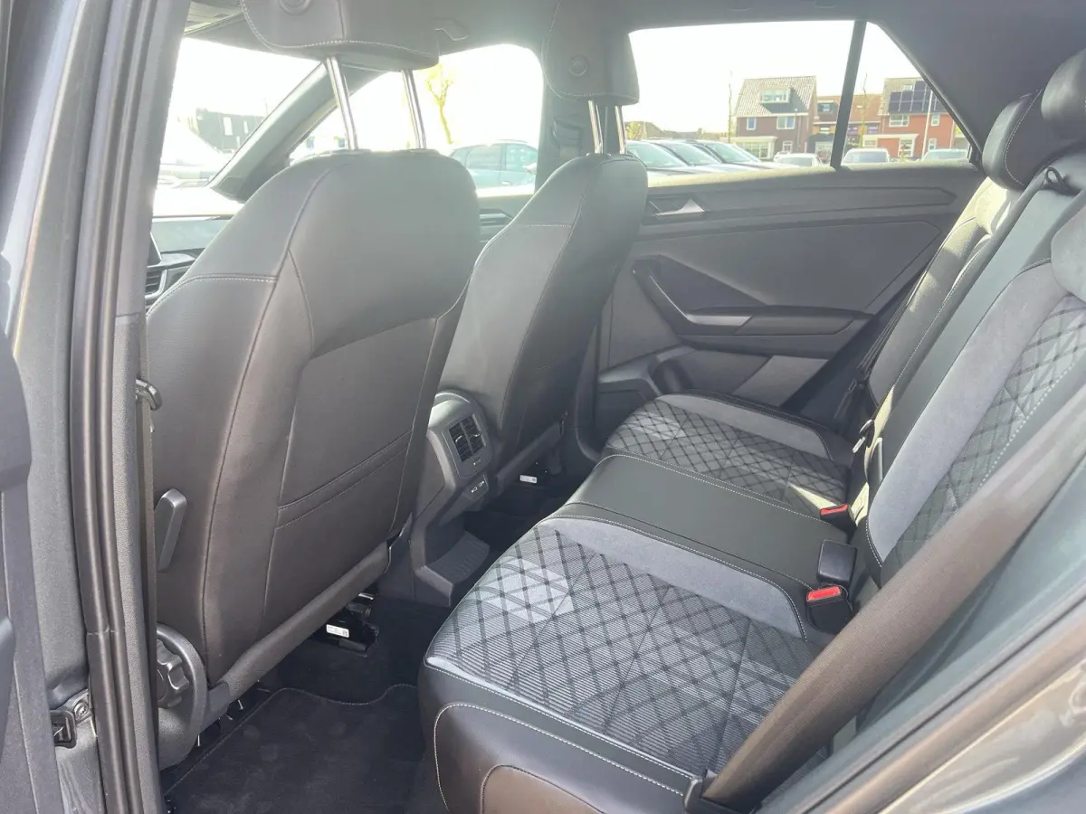 1.5 TSI R-Line | 150Pk | Stoelverwarming | Automaat | A.Camera | IQ.Drive |