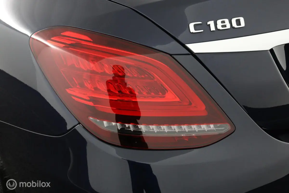180 Business Solution AMG-Line 157 PK | Facelift model | Automaat | Digitale tellers | 360 camera | DEALER-STAAT |