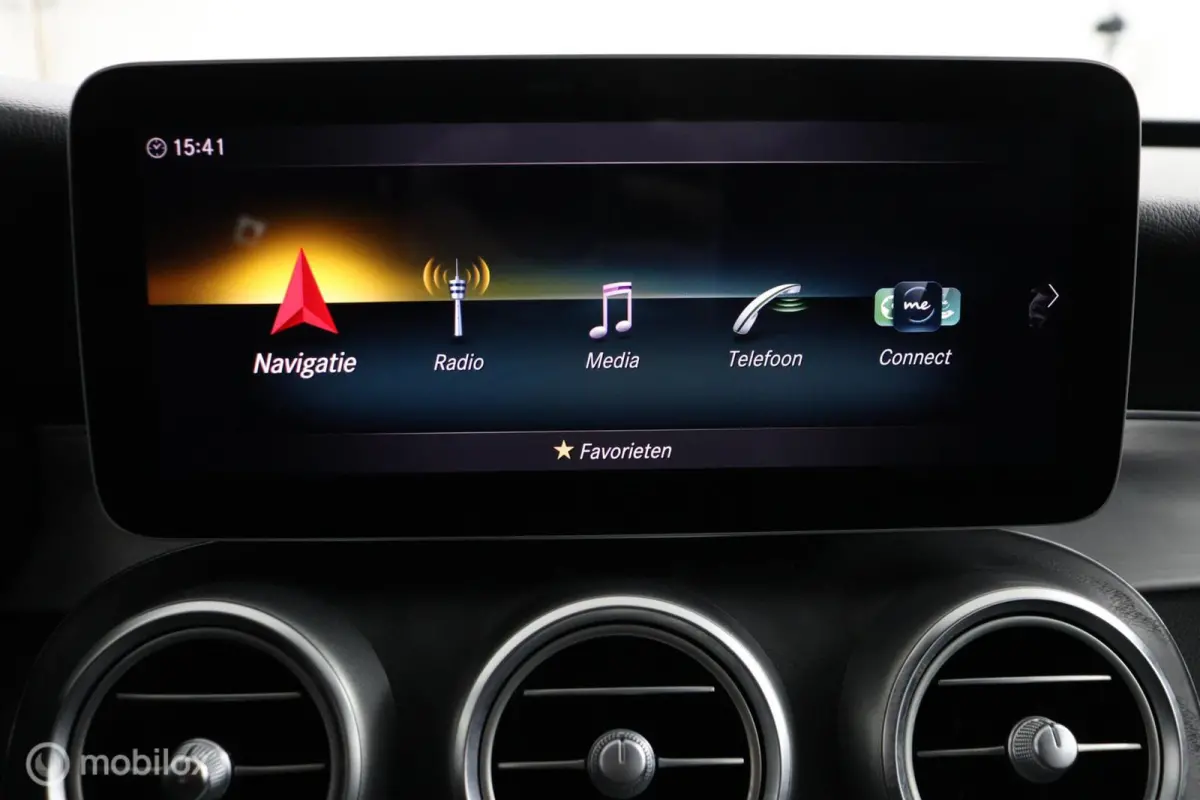 180 Business Solution AMG-Line 157 PK | Facelift model | Automaat | Digitale tellers | 360 camera | DEALER-STAAT |