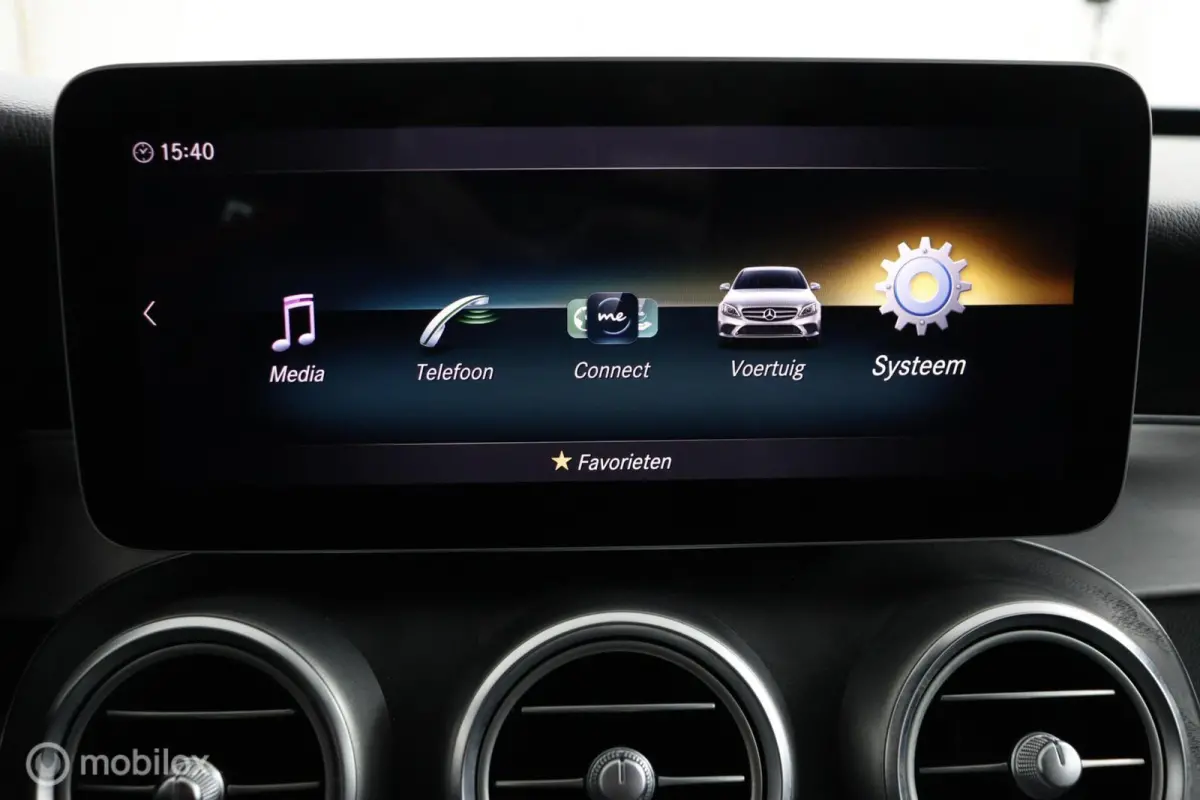 180 Business Solution AMG-Line 157 PK | Facelift model | Automaat | Digitale tellers | 360 camera | DEALER-STAAT |
