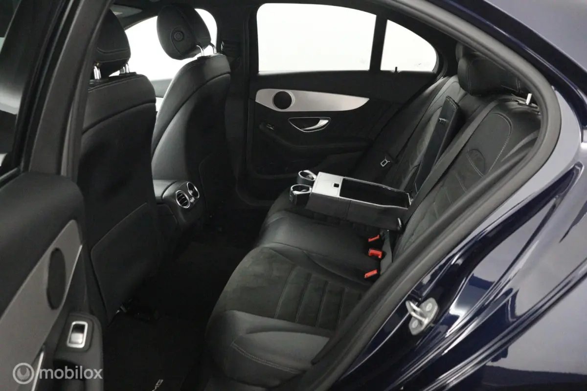 180 Business Solution AMG-Line 157 PK | Facelift model | Automaat | Digitale tellers | 360 camera | DEALER-STAAT |