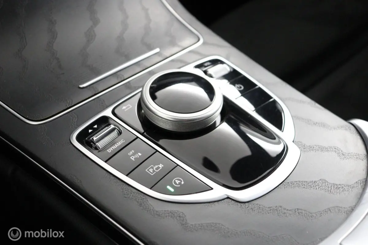 180 Business Solution AMG-Line 157 PK | Facelift model | Automaat | Digitale tellers | 360 camera | DEALER-STAAT |