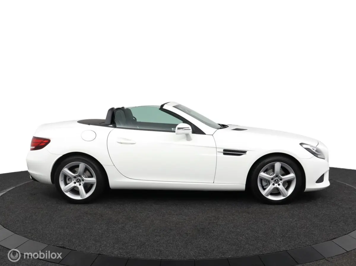 180 RedArt Edition 157 PK | Uniek Handgeschakeld | 51 DKM | Cruise controle | Camera | DEALER-STAAT