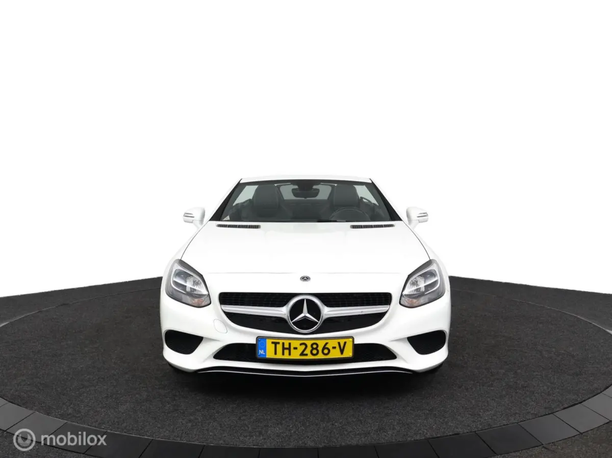 180 RedArt Edition 157 PK | Uniek Handgeschakeld | 51 DKM | Cruise controle | Camera | DEALER-STAAT