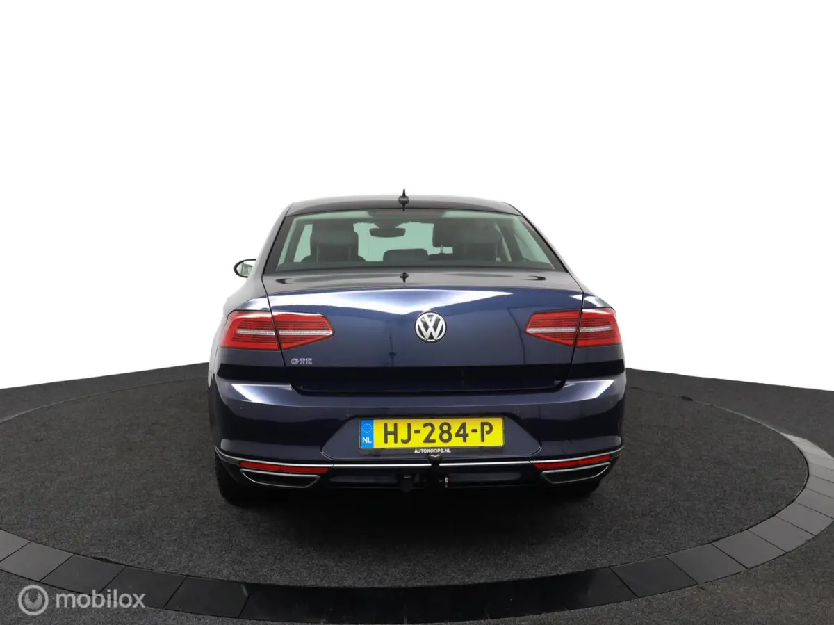 Sedan 1.4 TSI GTE Highline 218 PK Plug-in hybride | 78,7% SOH | Elec. stoelen met verwarming | Trekhaak afneembaar | Adaptieve cruise controle | PDC | 17LMV | DEALER-STAAT
