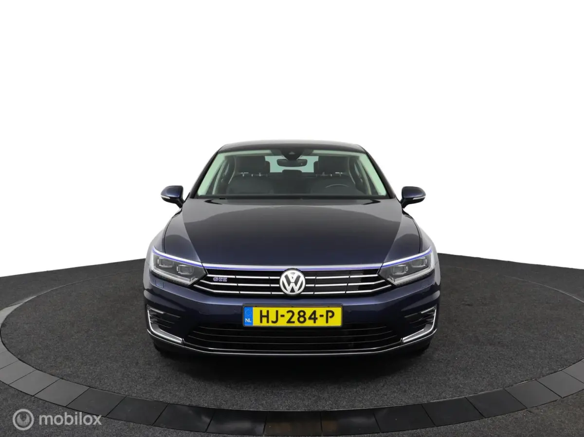 Sedan 1.4 TSI GTE Highline 218 PK Plug-in hybride | 78,7% SOH | Elec. stoelen met verwarming | Trekhaak afneembaar | Adaptieve cruise controle | PDC | 17LMV | DEALER-STAAT