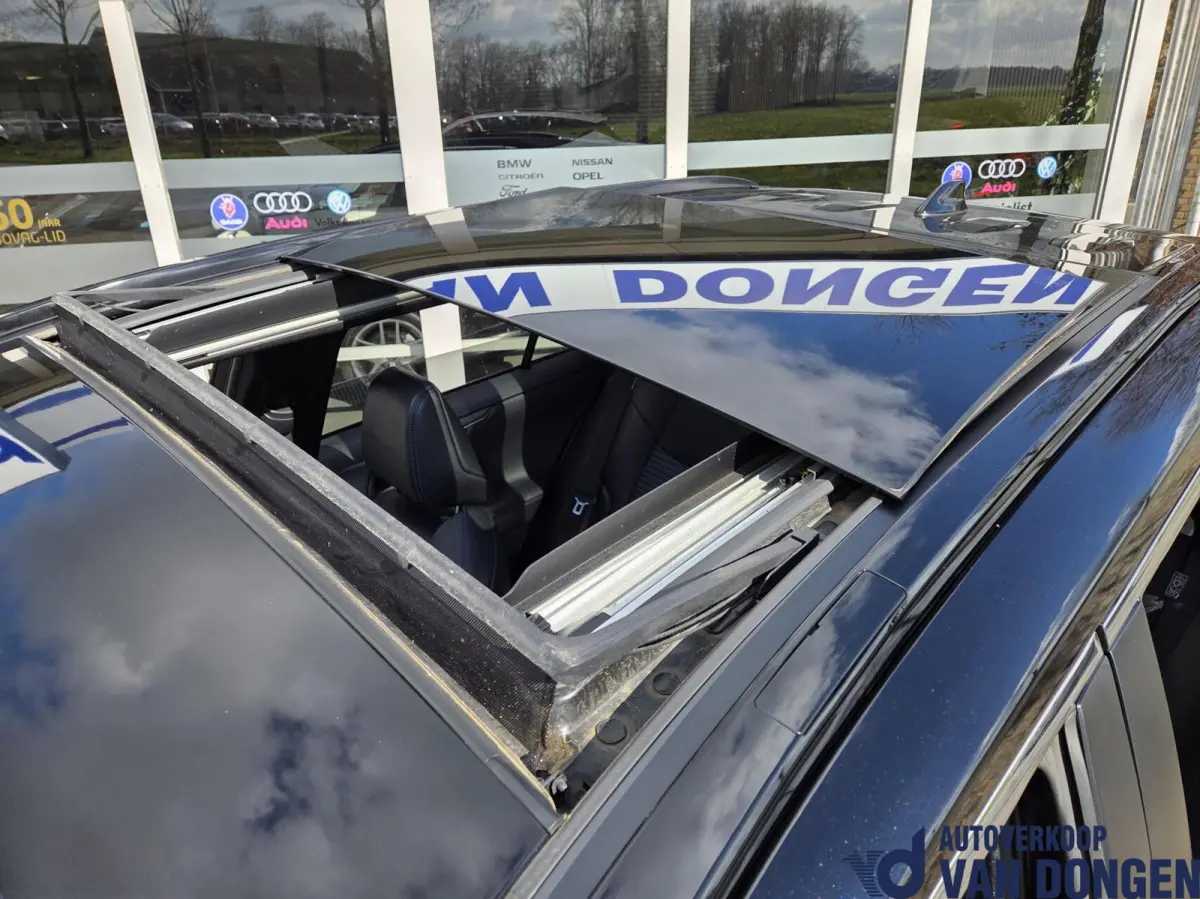 2.5 Hybrid Bi-Tone | Panorama / Dealer onderhouden!