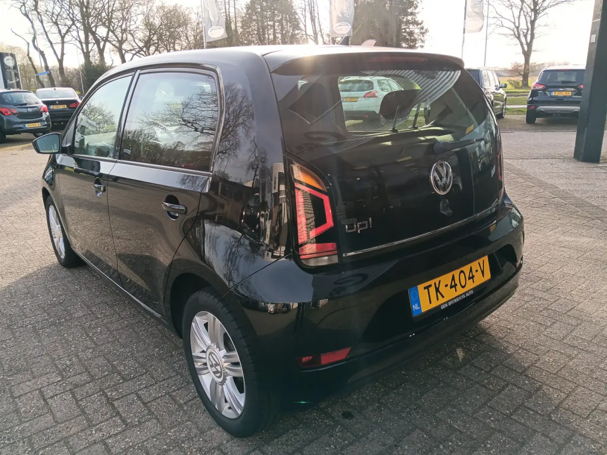 Up! 1.0 BMT high up! AIRCO,CRUISE,CAMERA,PDC,LMV,SUPER MOOI,ORG NL