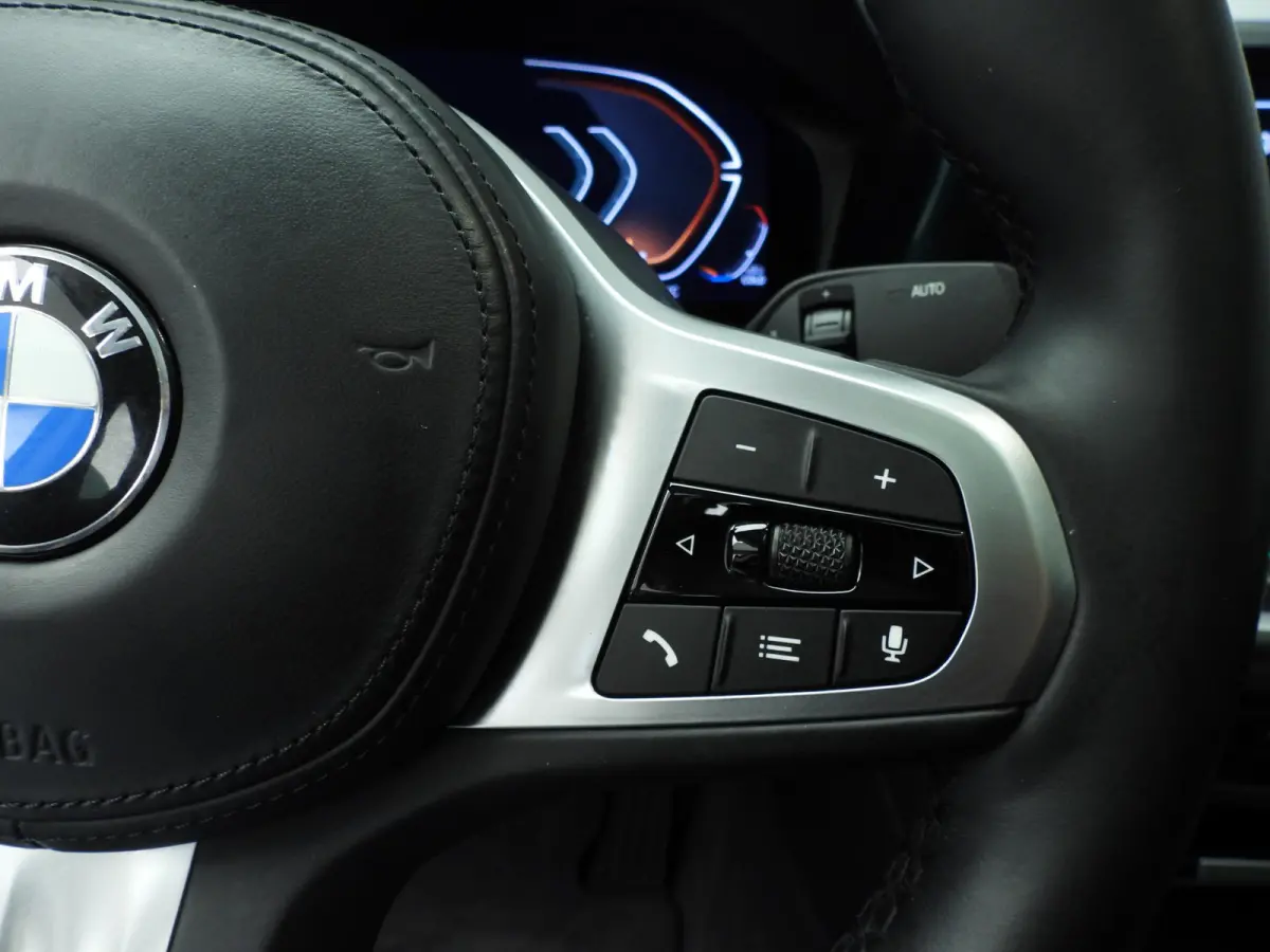 430i | LED | Leder | Navigatie | Schuifdak | Sportstoelen | Stoelverwarming | DAB | Hifi speakers | Alu 18 inch