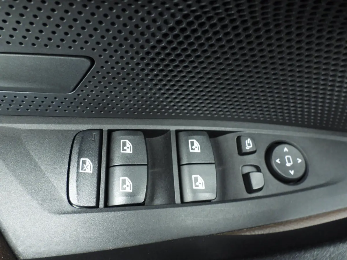 430i | LED | Leder | Navigatie | Schuifdak | Sportstoelen | Stoelverwarming | DAB | Hifi speakers | Alu 18 inch