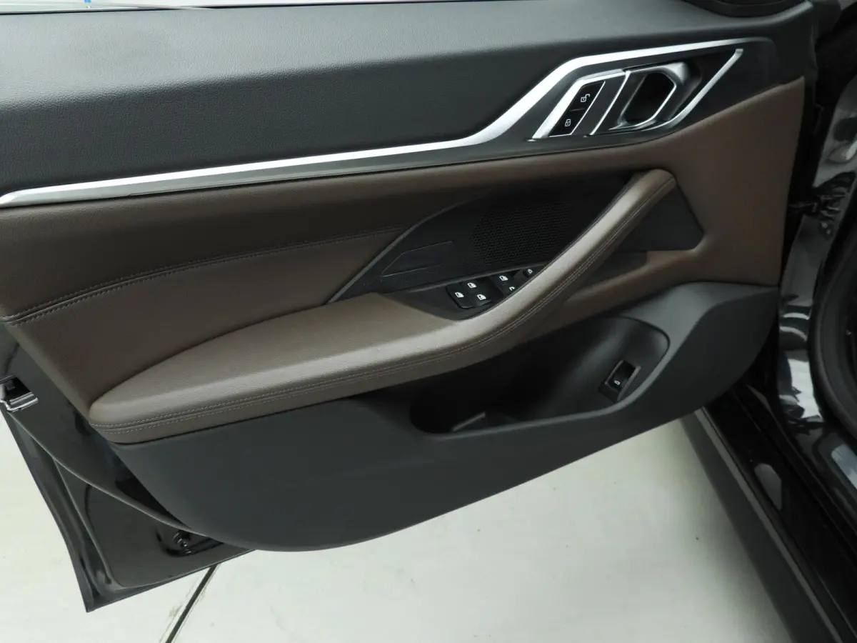 430i | LED | Leder | Navigatie | Schuifdak | Sportstoelen | Stoelverwarming | DAB | Hifi speakers | Alu 18 inch