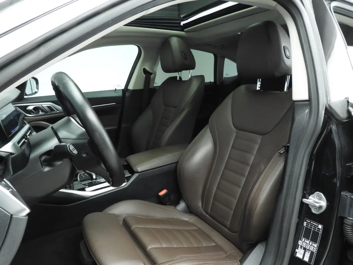 430i | LED | Leder | Navigatie | Schuifdak | Sportstoelen | Stoelverwarming | DAB | Hifi speakers | Alu 18 inch