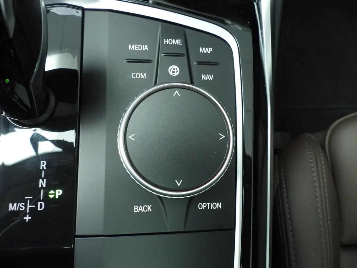 430i | LED | Leder | Navigatie | Schuifdak | Sportstoelen | Stoelverwarming | DAB | Hifi speakers | Alu 18 inch