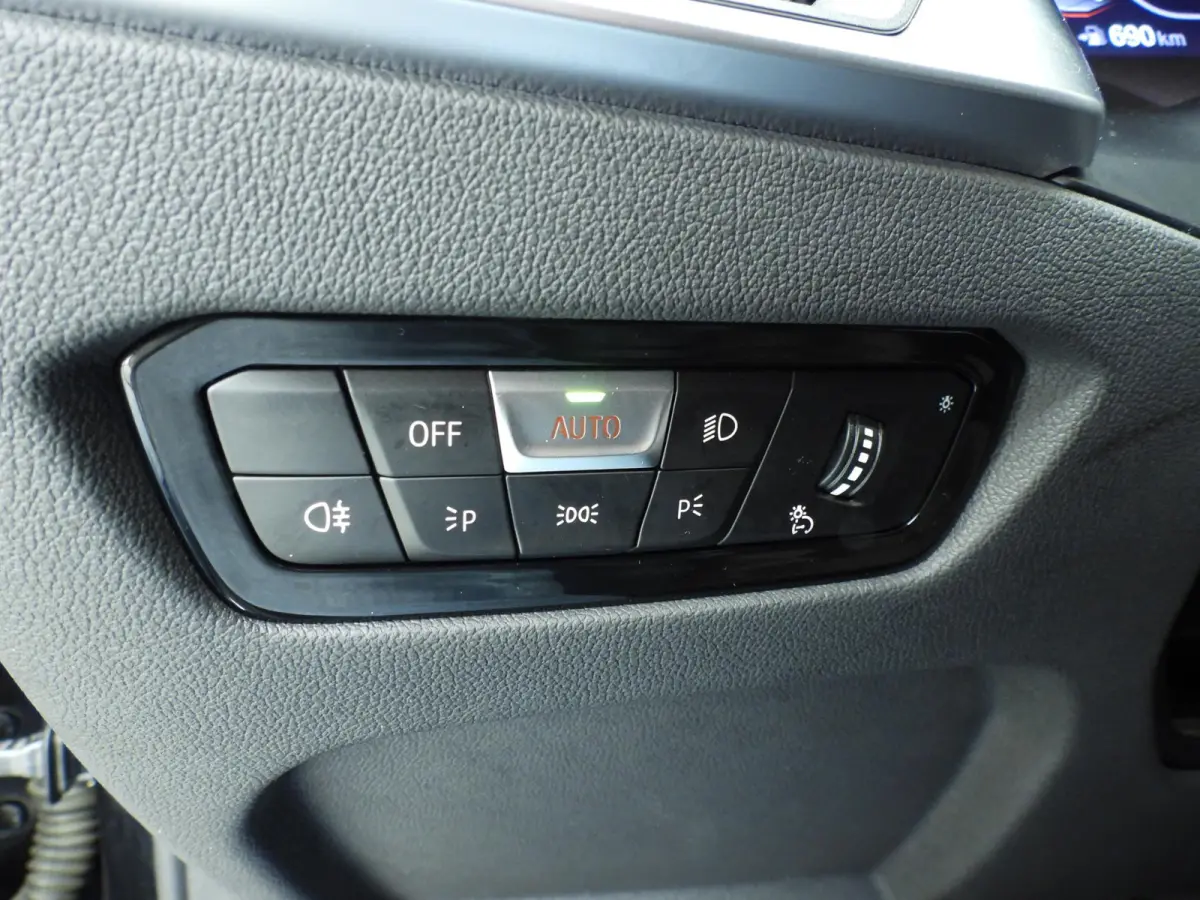 430i | LED | Leder | Navigatie | Schuifdak | Sportstoelen | Stoelverwarming | DAB | Hifi speakers | Alu 18 inch