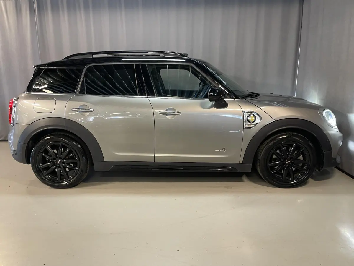 1.5 Cooper ALL4 John Cooper Works 18"/Panoramadak/Adaptieve cruise/Leder + memory + stoelverwarming/Harman Kardon/Keyless/Elektrische klep/Head-up/Camera