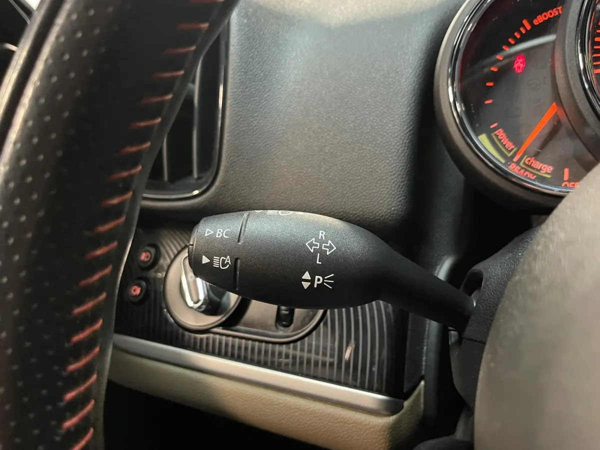 1.5 Cooper ALL4 John Cooper Works 18"/Panoramadak/Adaptieve cruise/Leder + memory + stoelverwarming/Harman Kardon/Keyless/Elektrische klep/Head-up/Camera