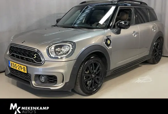 1.5 Cooper ALL4 John Cooper Works 18"/Panoramadak/Adaptieve cruise/Leder + memory + stoelverwarming/Harman Kardon/Keyless/Elektrische klep/Head-up/Camera