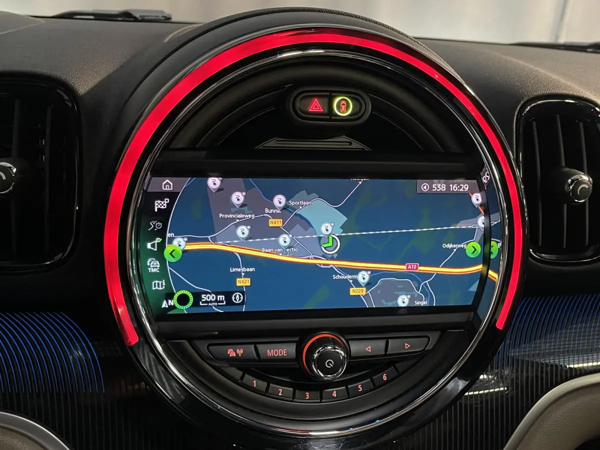 1.5 Cooper ALL4 John Cooper Works 18"/Panoramadak/Adaptieve cruise/Leder + memory + stoelverwarming/Harman Kardon/Keyless/Elektrische klep/Head-up/Camera