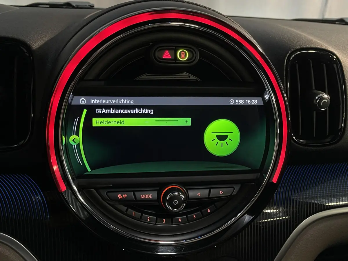 1.5 Cooper ALL4 John Cooper Works 18"/Panoramadak/Adaptieve cruise/Leder + memory + stoelverwarming/Harman Kardon/Keyless/Elektrische klep/Head-up/Camera