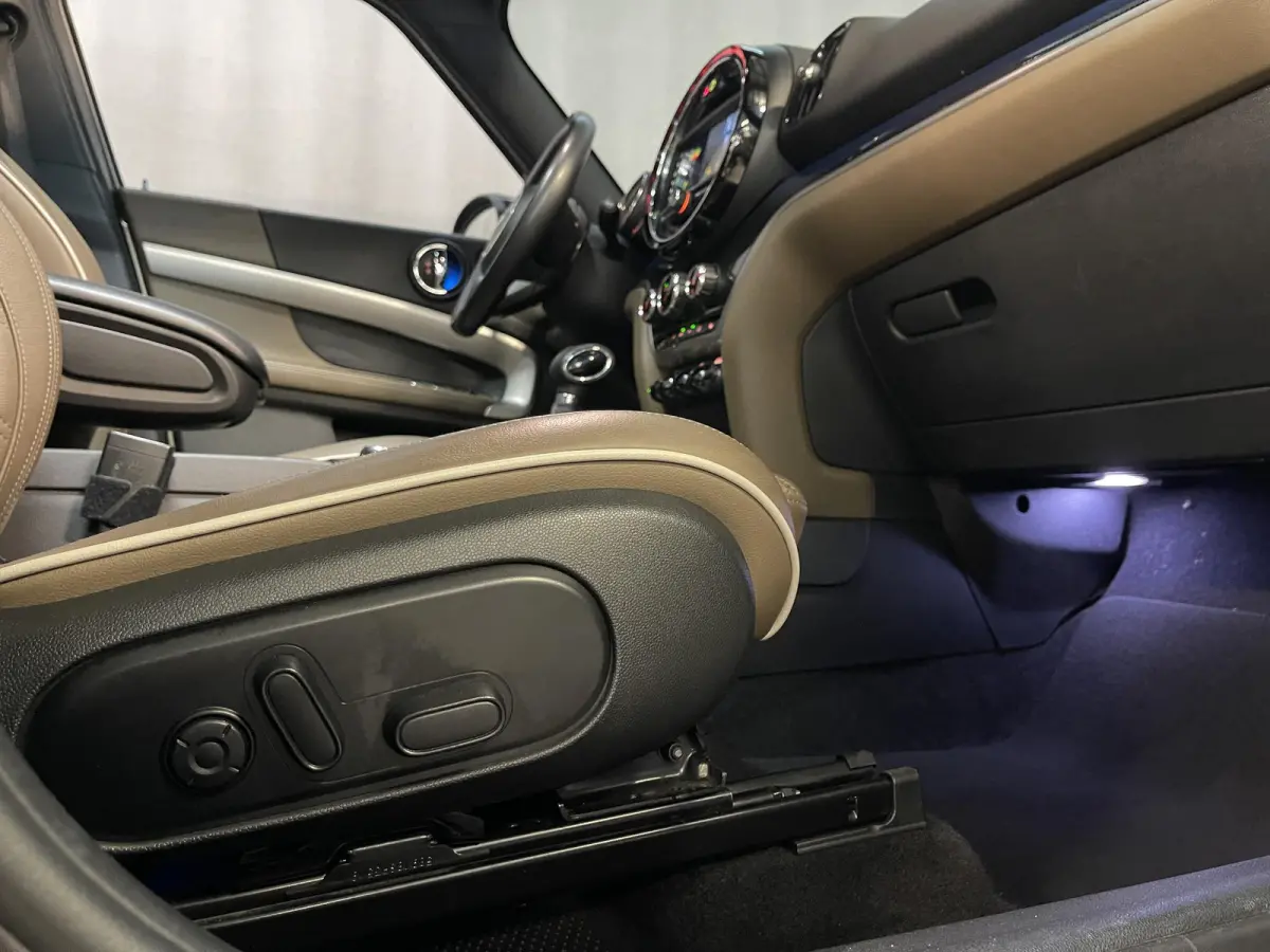 1.5 Cooper ALL4 John Cooper Works 18"/Panoramadak/Adaptieve cruise/Leder + memory + stoelverwarming/Harman Kardon/Keyless/Elektrische klep/Head-up/Camera
